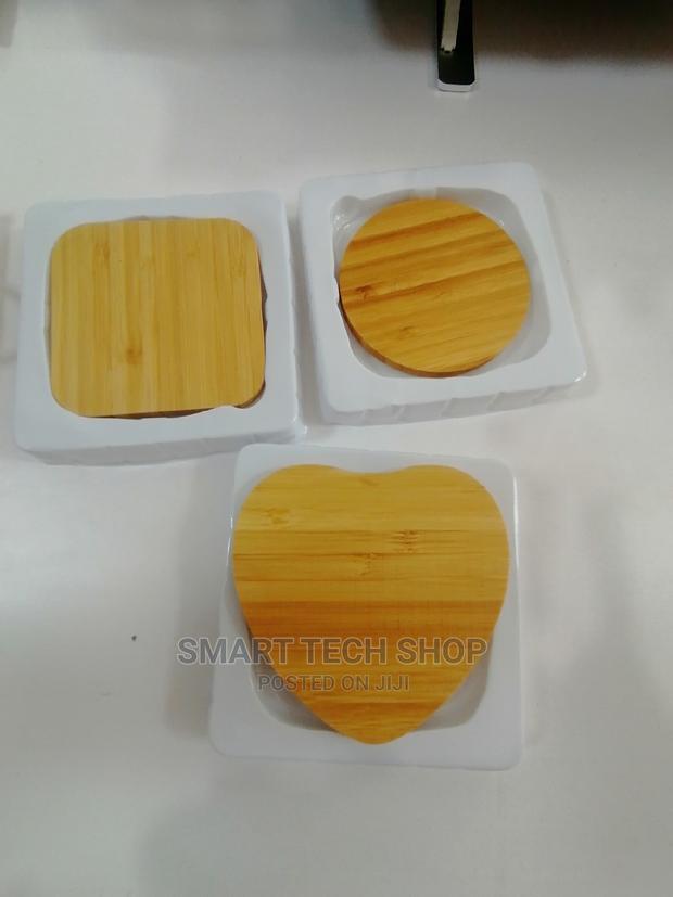 15 Watts Quick Charge Bamboo Wireless Charging Pad iPhone · Photo 4