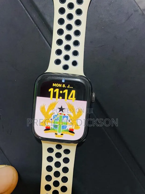 Apple Watch Series 8 for Sale · Photo 1