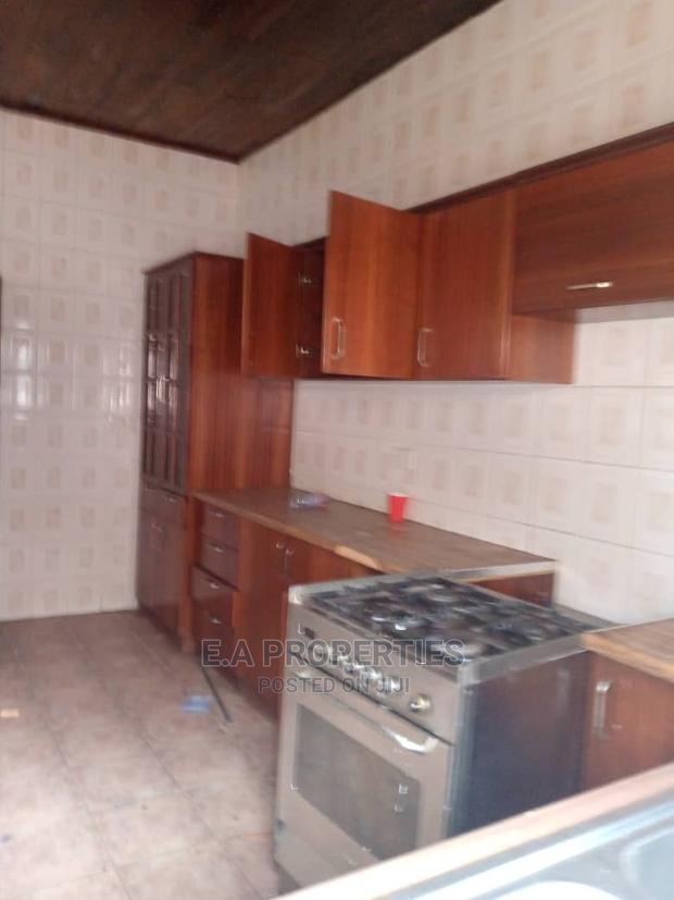 5bdrm House in E a Propertis, Papao for Sale · Photo 4
