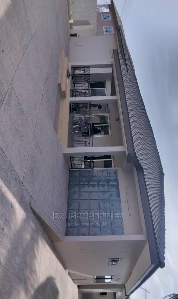 5bdrm House in E a Propertis, Papao for Sale · Photo 5
