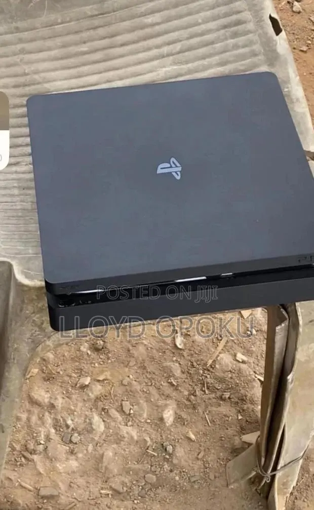 Play Station 4 Slim 1.78tb · Photo 1