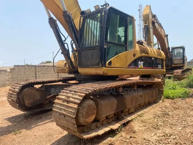 Caterpillar 330c Excavator. · Photo 1
