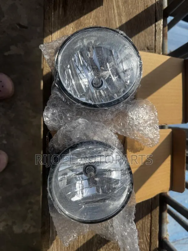 Toyota Tacoma 2008 Fog Light · Photo 1