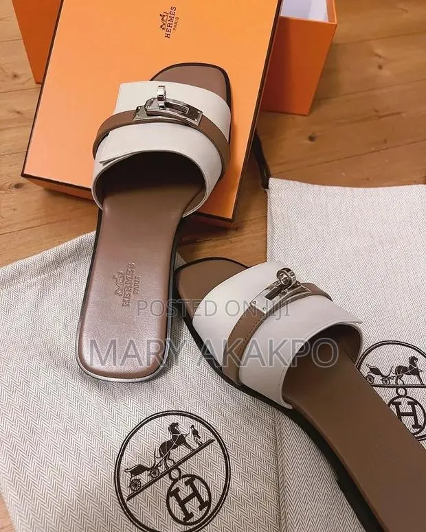 Ladies Slippers · Photo 1