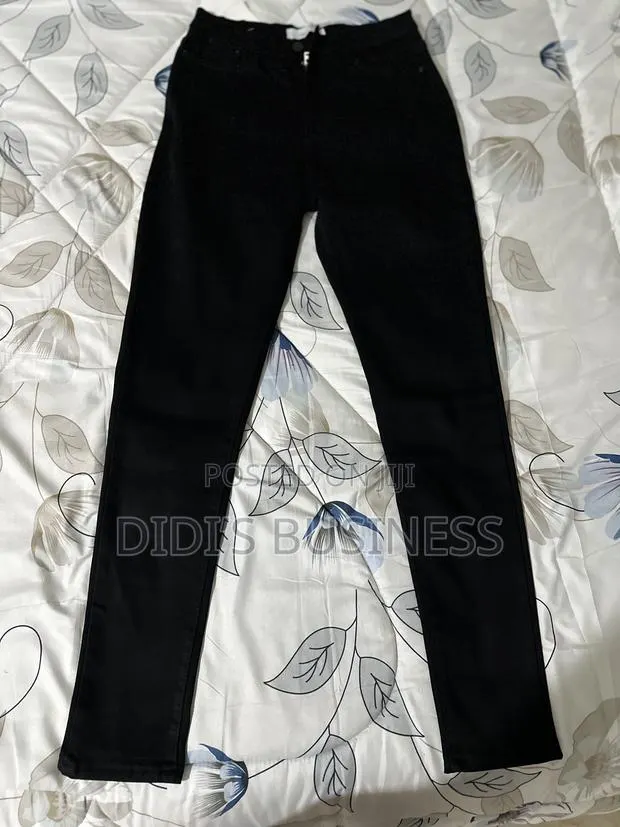 Skinny Jeans · Photo 1