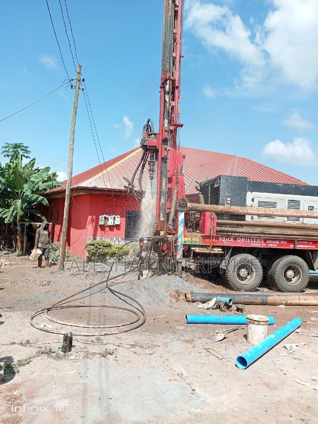 Borehole With Big Machine. Both Mechanised and Manual. · Photo 3