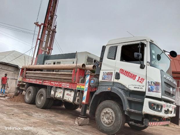 Borehole With Big Machine. Both Mechanised and Manual. · Photo 1