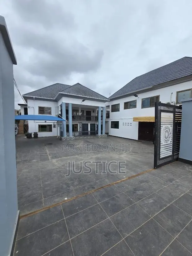 9bdrm House in Dansoman, Keep Fit for sale · Photo 1