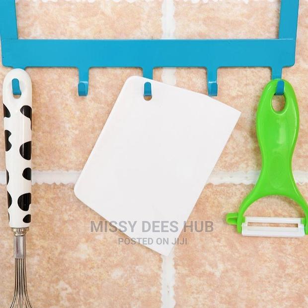 Plastic Scraper · Photo 5