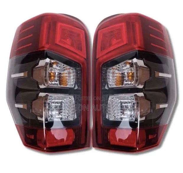 Mitsubishi L200 2019-2020-2021-2022-2023 Tail Light Pair · Photo 1