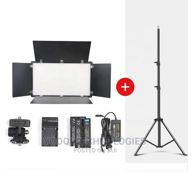 50w U800 Studio Led Light With Batteries,Charger and Stand · Photo 1