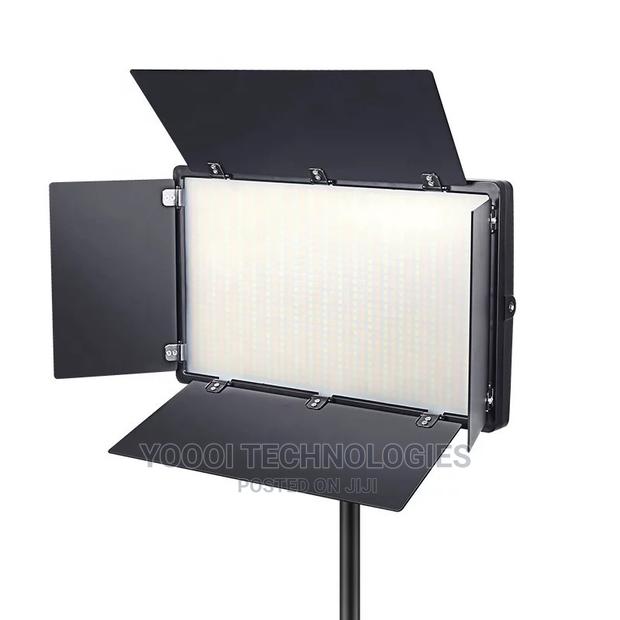 50w U800 Studio Led Light With Batteries,Charger and Stand · Photo 2