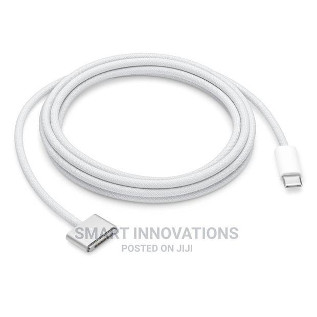 USB-C to Magsafe 3 Cable (2m) · Photo 1