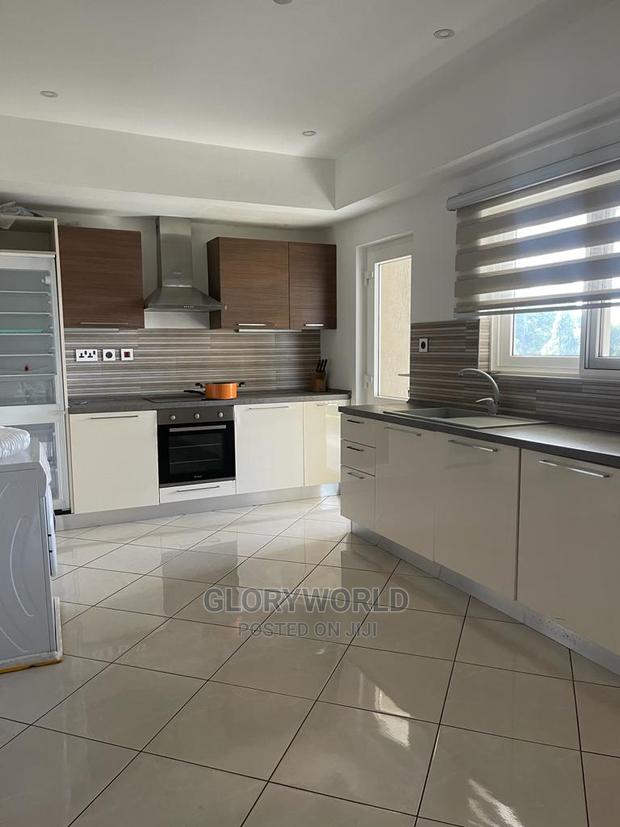 Sterling Furnished 3 Bed Apartment at Cantonments · Photo 8