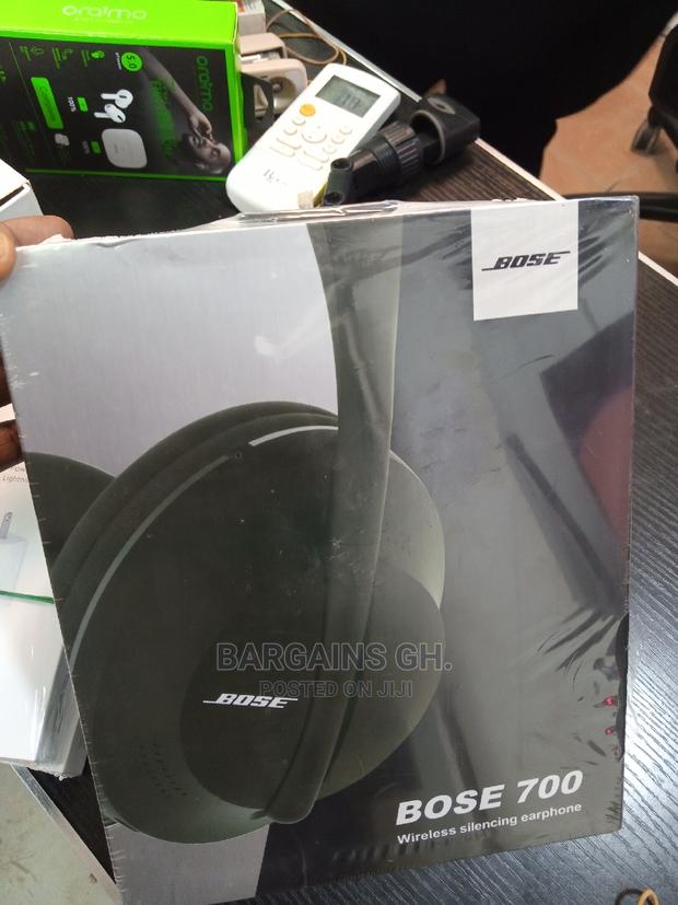 Bose 700 Wireless Headphone With Protective Pouch/Bag · Photo 3