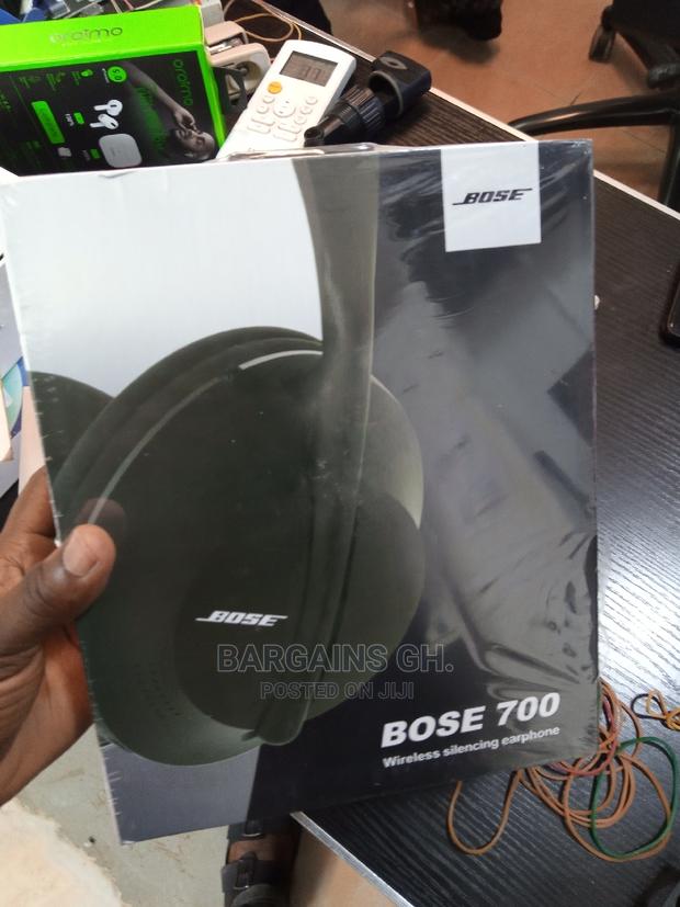 Bose 700 Wireless Headphone With Protective Pouch/Bag · Photo 5