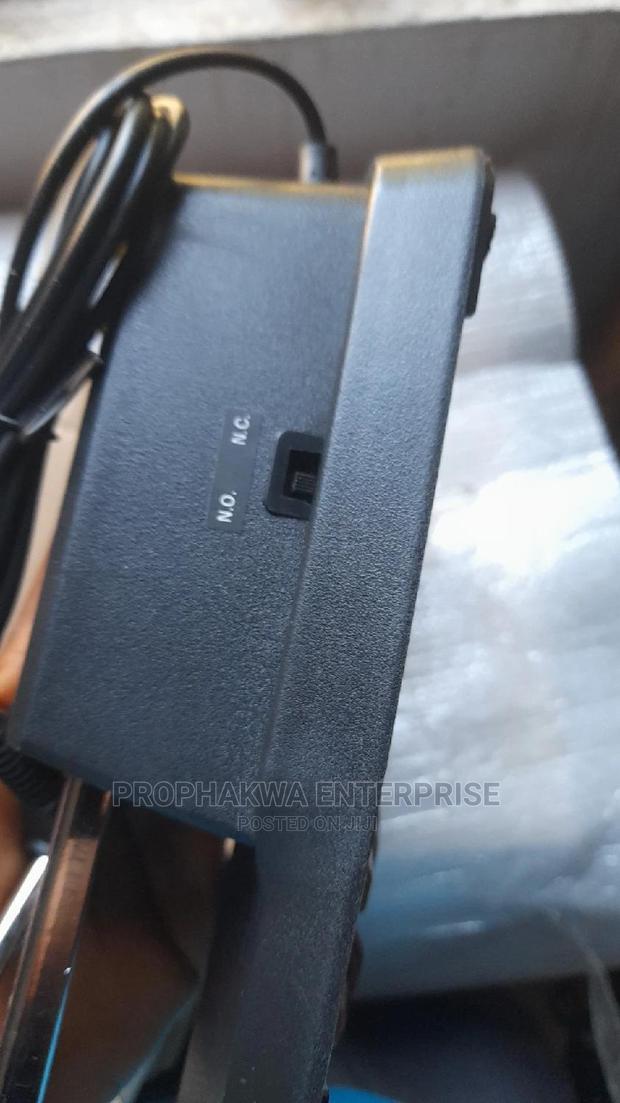 Sustain Pedal · Photo 6
