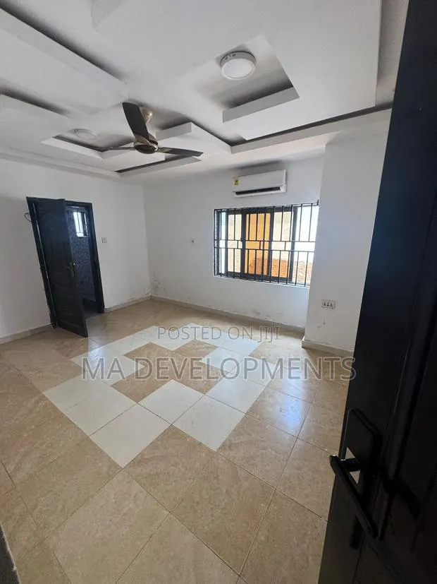 1bdrm Apartment in Madev Realty, Ofankor for rent · Photo 1