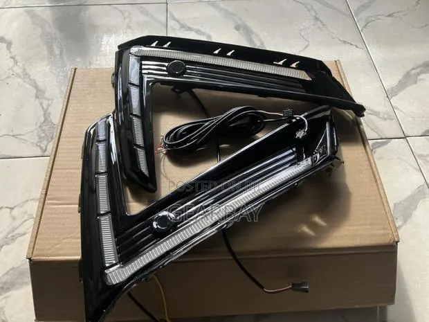 CR-V 2023 Front Bumper Lights (White, Yellow and Blue) · Photo 1