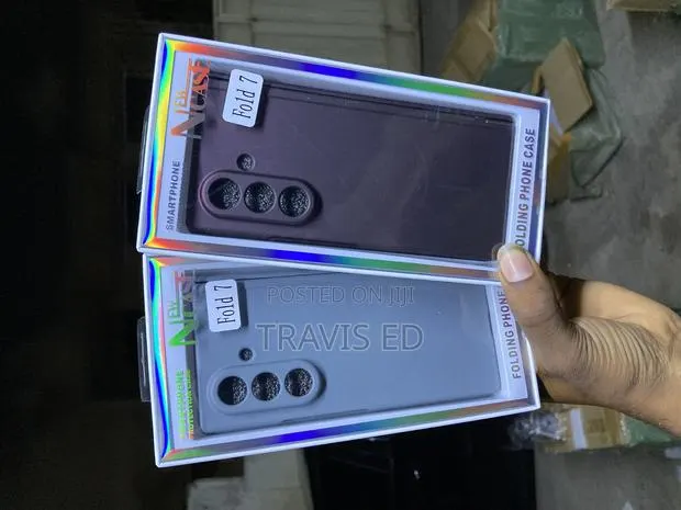 Samsung Galaxy Fold Cases · Photo 1