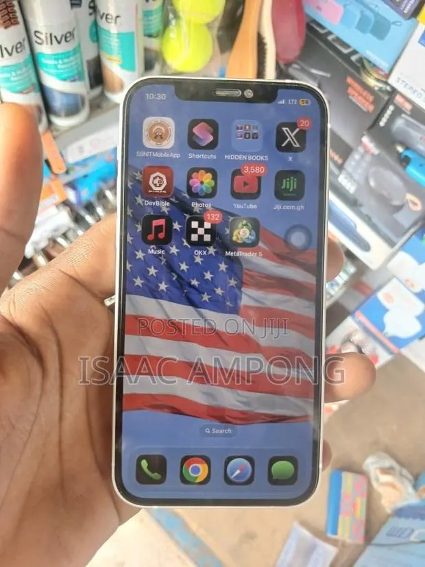 Apple iPhone 12 128 GB White · Photo 1