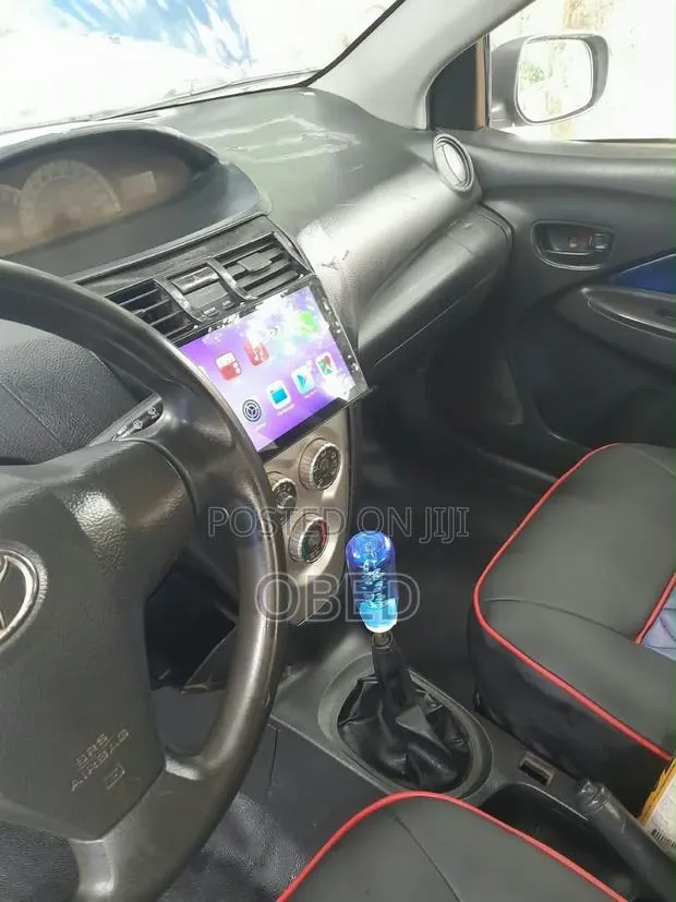 Toyota Yaris 2010 Blue · Photo 1