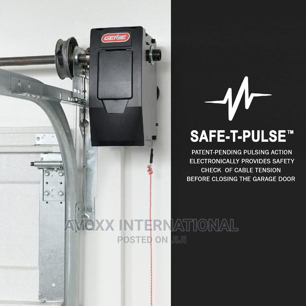 Genie 6072h-O Residential Wall Mounted Garage Door Opener · Photo 2