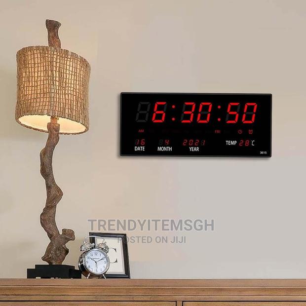 Led Display Digital Clock Date Temperature Wall Clock · Photo 6