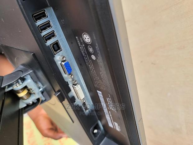 Dell Fhd Wide Monitor · Photo 5