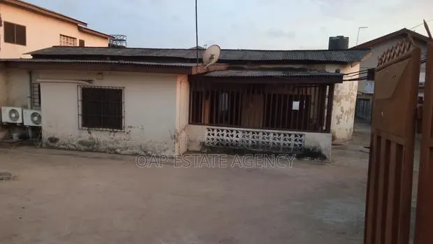 8bdrm House in Sakaman for sale · Photo 1
