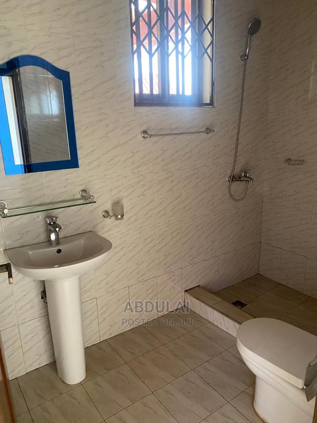 5bdrm House in Boshy, Pillar 2 for Rent · Photo 7