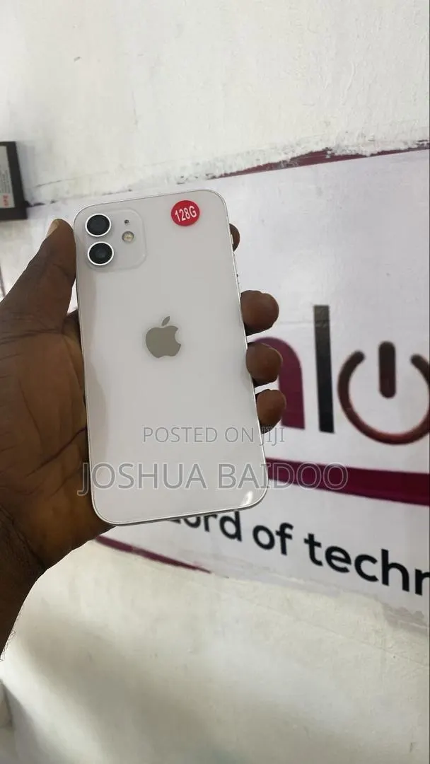 Apple iPhone 12 128 GB · Photo 1