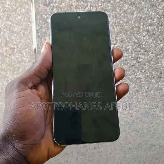 Tecno Spark 30C 128 GB White · Photo 1
