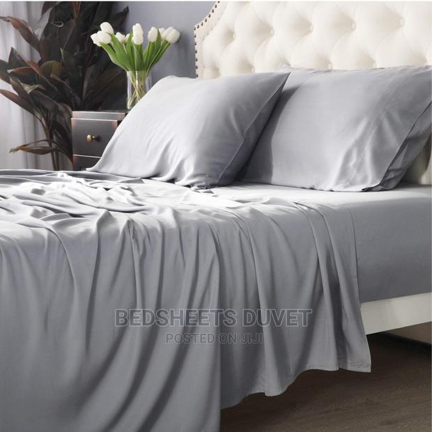 2 Bedsheets and Four Pillow Cases · Photo 1