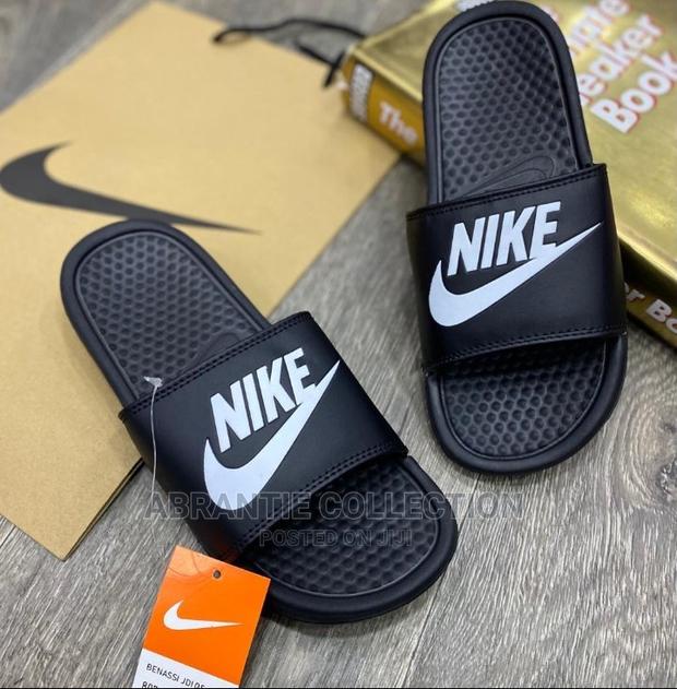 Nike Benassi Slides · Photo 2