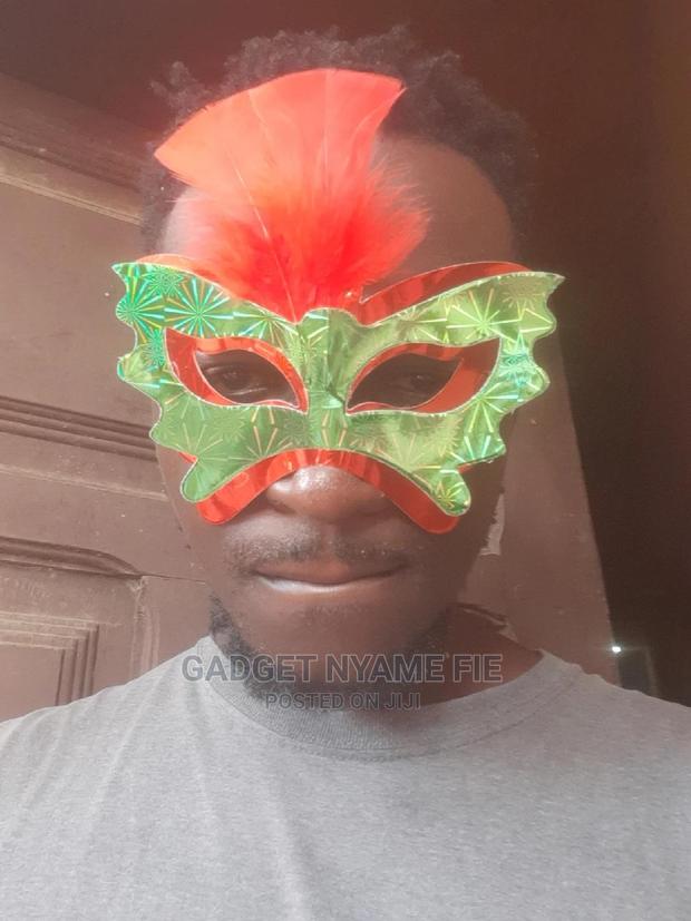 Party Mask · Photo 2