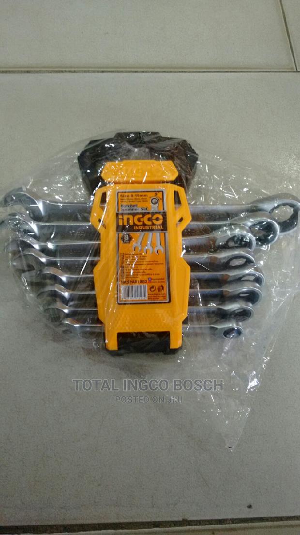 Ratchet Spanner Set: Size 8-19mm · Photo 1