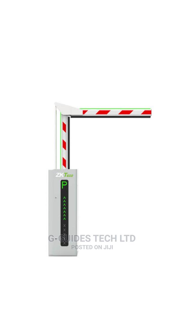 Zkteco PRO Bg3060l Parking Barrier With 6M Boom · Photo 1