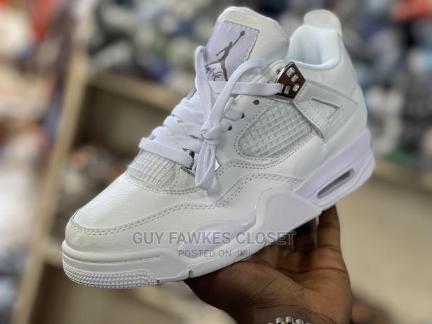 Air Jordan 4 White · Photo 2