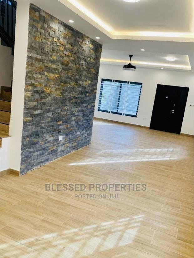 4bdrm Mansion in Blessed Property, Dome for Sale · Photo 4