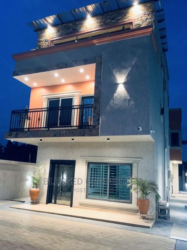 4bdrm Mansion in Blessed Property, Dome for Sale · Photo 1
