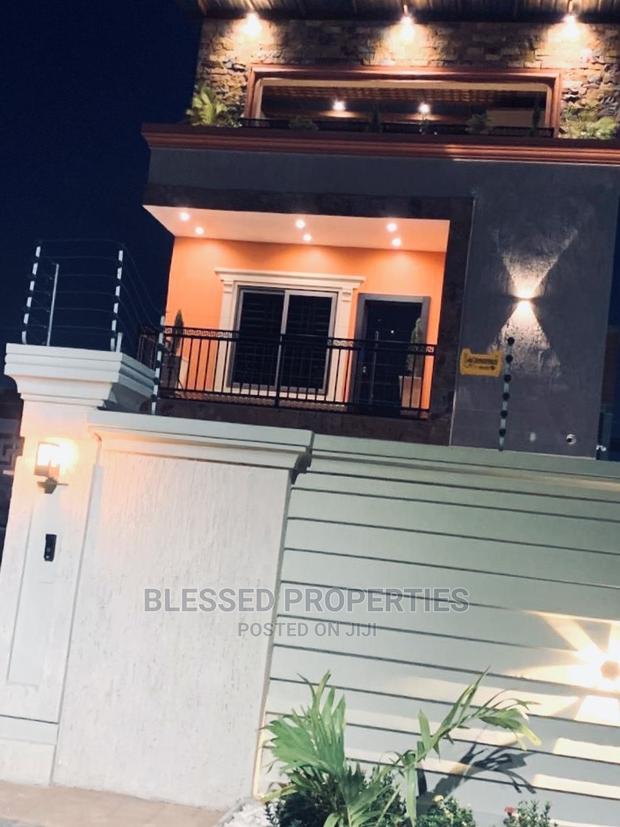 4bdrm Mansion in Blessed Property, Dome for Sale · Photo 2