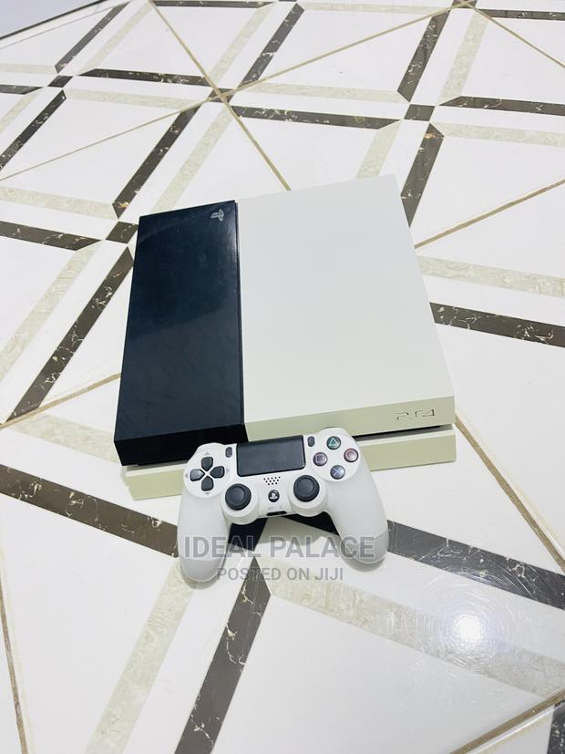 Ps4 Standard Limited White And Black · Photo 2