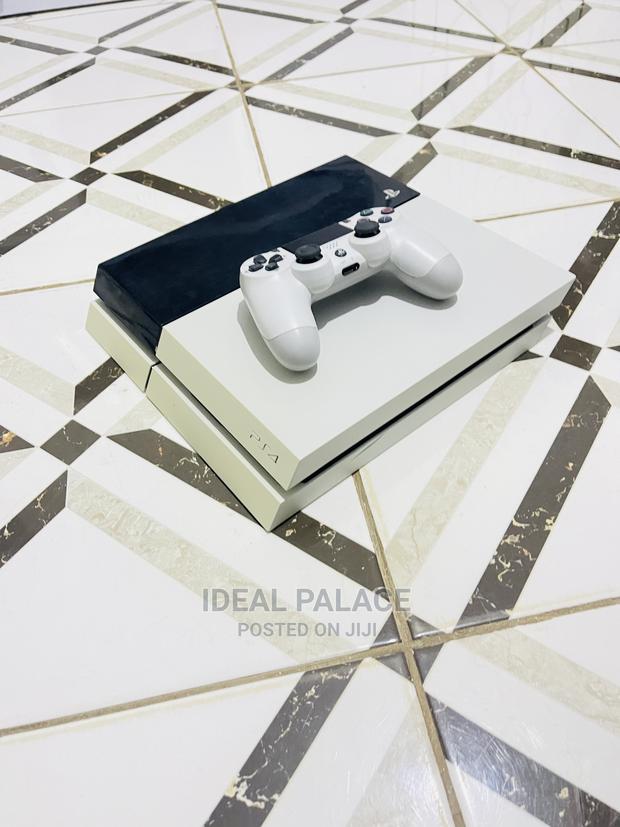 Ps4 Standard Limited White And Black · Photo 4