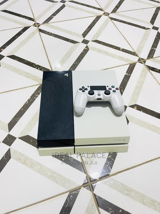 Ps4 Standard Limited White And Black · Photo 5