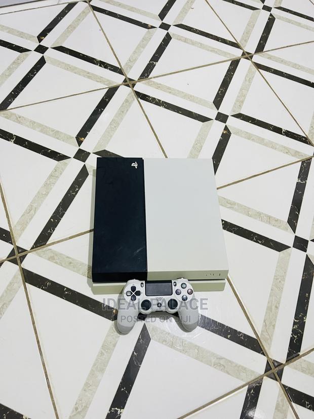 Ps4 Standard Limited White And Black · Photo 1
