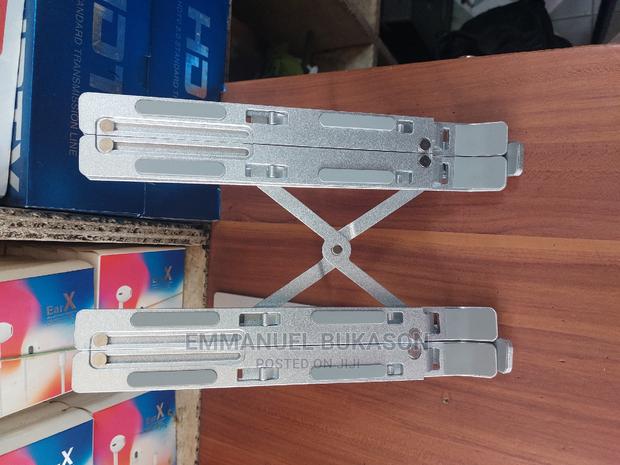 Metal Laptop Stand (Alminium Metal) · Photo 2