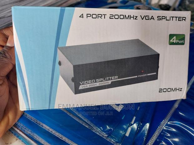 4 Port VGA Splitter · Photo 2