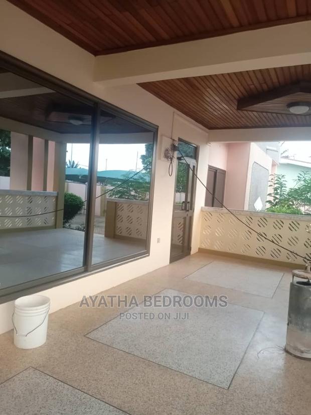 5bdrm House in Ayathar Bedroom, Teshie for Rent · Photo 3