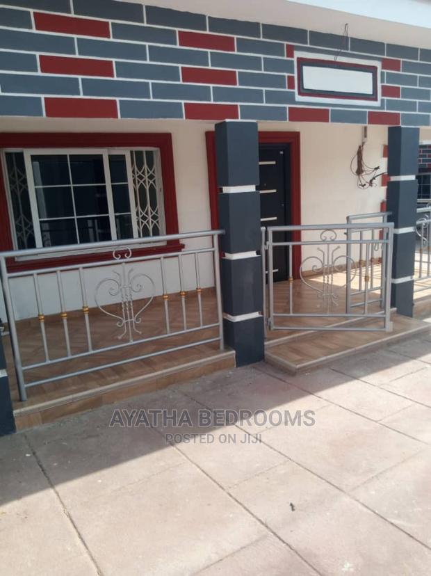 4bdrm House in Ayathar Bedroom, Teshie for Rent · Photo 1